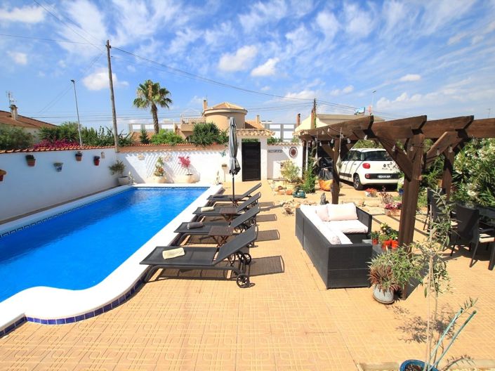 Image No.9-5 Bed Villa for sale