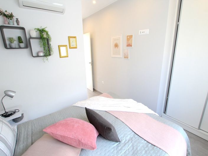 Image No.30-3 Bed Townhouse for sale