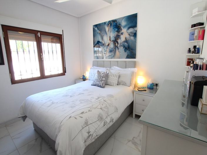 Image No.25-3 Bed Villa for sale