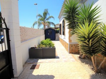 49657impressivedetached3bedvillawithstylishin