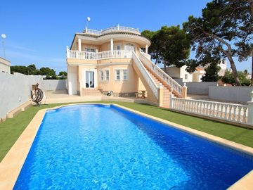49668impressive5bedroomvillainlomasdedonjuan1