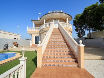 49668impressive5bedroomvillainlomasdedonjuan1