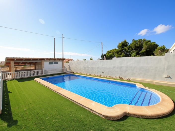 Image No.2-5 Bed Villa for sale