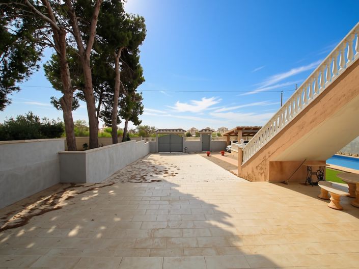 Image No.3-5 Bed Villa for sale