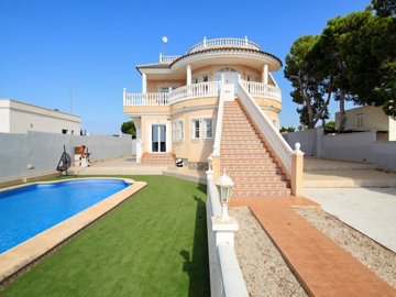 49668impressive5bedroomvillainlomasdedonjuan1