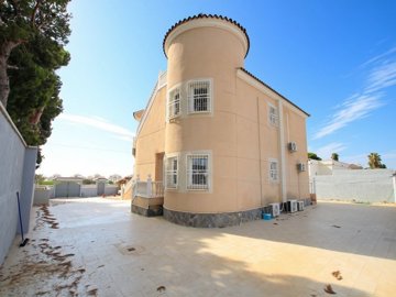 49668impressive5bedroomvillainlomasdedonjuan1
