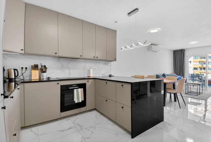 Image No.10-3 Bed Apartment for sale