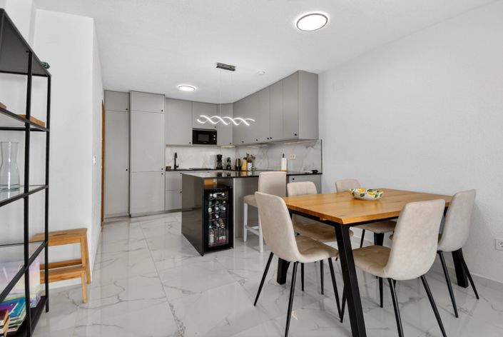 Image No.11-3 Bed Apartment for sale