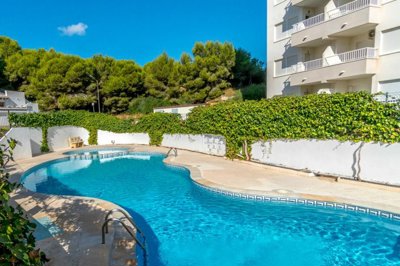 49671threebedroombeachapartmentindehesadecamp