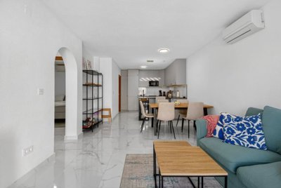 49671threebedroombeachapartmentindehesadecamp