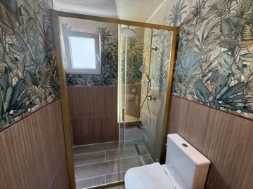 49670astylishtopfloorapartmentintorreviejawit