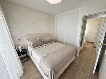 49670astylishtopfloorapartmentintorreviejawit