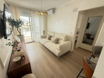 49670astylishtopfloorapartmentintorreviejawit
