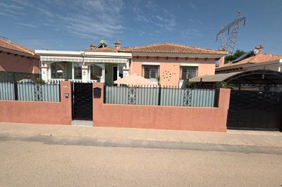 49676charmingdetachedvillawithprivatepoolinlo