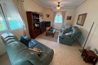 49676charmingdetachedvillawithprivatepoolinlo