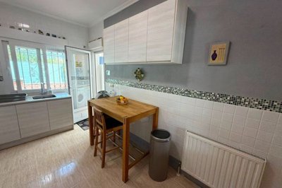 49676charmingdetachedvillawithprivatepoolinlo