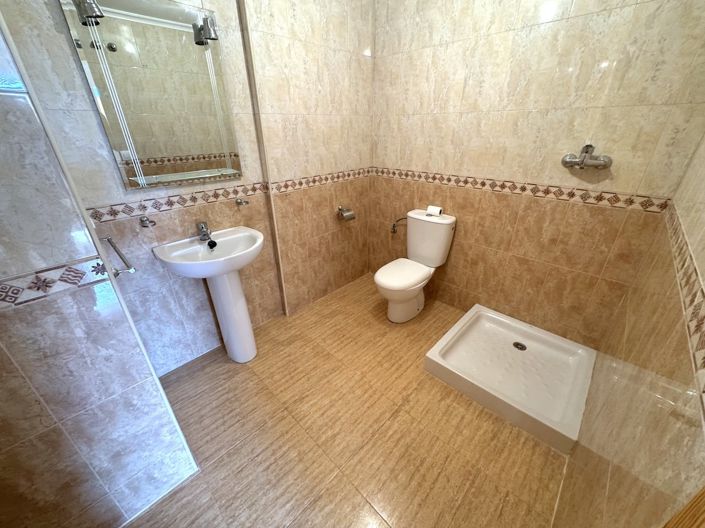 Image No.19-2 Bed Apartment for sale