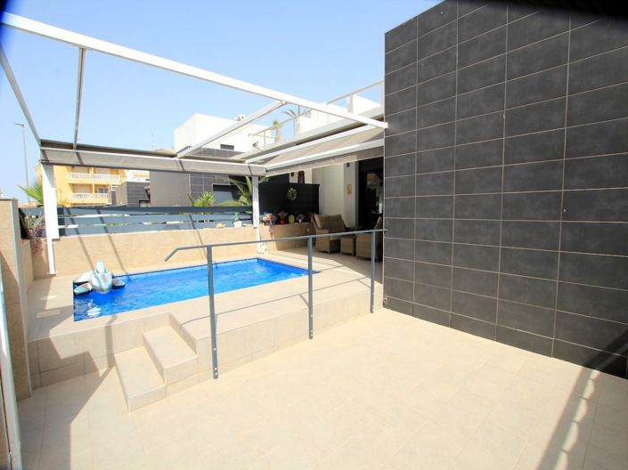 Image No.2-2 Bed Villa for sale
