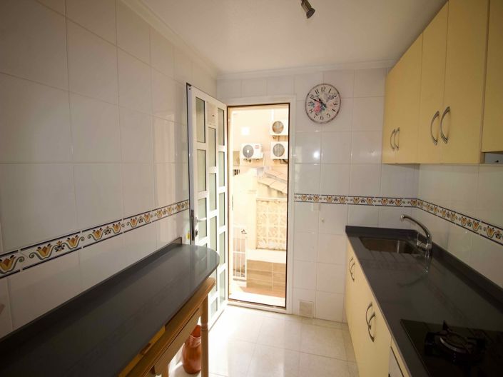 Image No.16-3 Bed Townhouse for sale