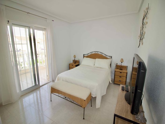 Image No.29-3 Bed Townhouse for sale