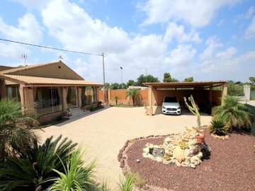 49697charming3bedroomfincastylehomewalkingdis