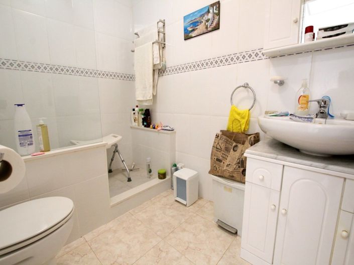 Image No.20-2 Bed Apartment for sale