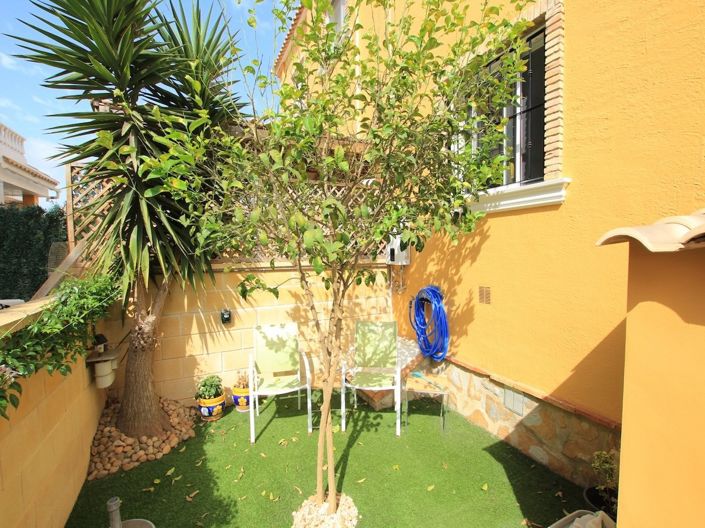 Image No.8-3 Bed Townhouse for sale