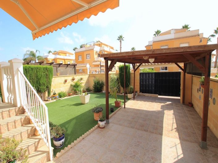 Image No.9-3 Bed Townhouse for sale