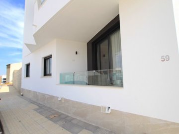49711stylish2bedgroundfloorapartmentwithapriv