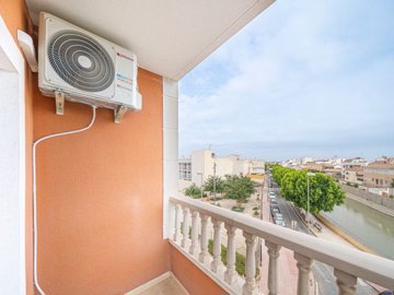 49714wonderfultwobedroomriversideapartmentvil