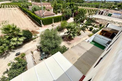 49717charmingtopfloorapartmentwith2beds1bathi