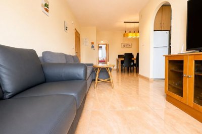 49717charmingtopfloorapartmentwith2beds1bathi