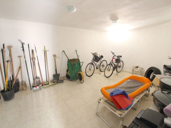 Image No.12-3 Bed Villa for sale