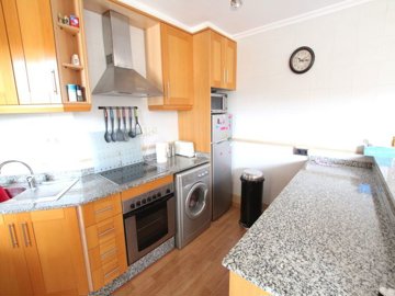 497252bedsouthfacingtopfloorapartmentwithpriv