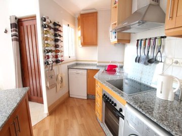 497252bedsouthfacingtopfloorapartmentwithpriv