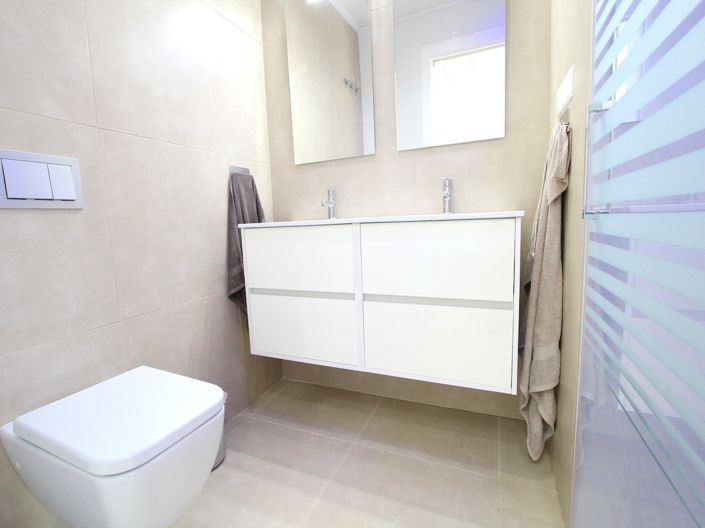 Image No.17-3 Bed Villa for sale