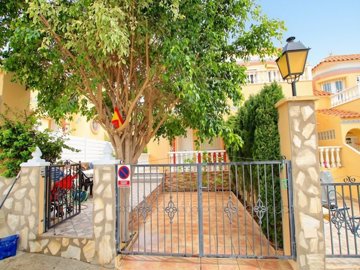 49729wonderfultwobedroomendtownhouseinlasfili