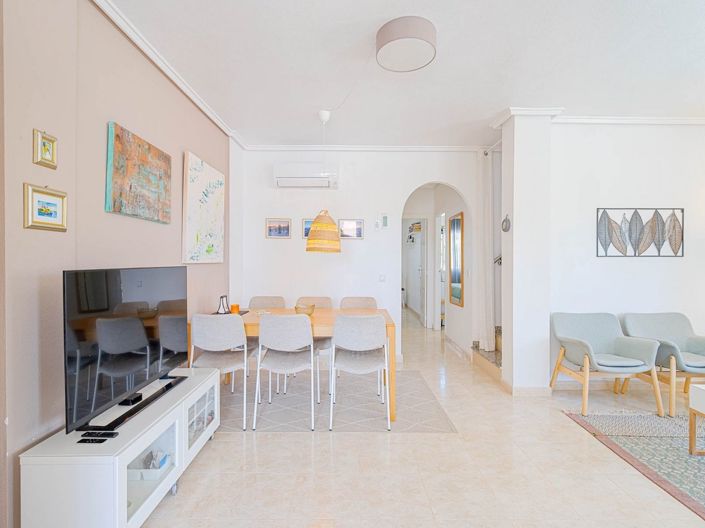 Image No.19-3 Bed Townhouse for sale