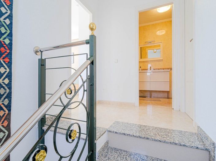 Image No.30-3 Bed Townhouse for sale