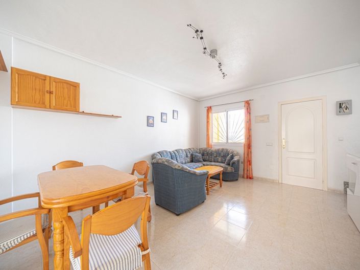 Image No.8-3 Bed Townhouse for sale