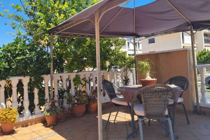 Image No.18-3 Bed Townhouse for sale