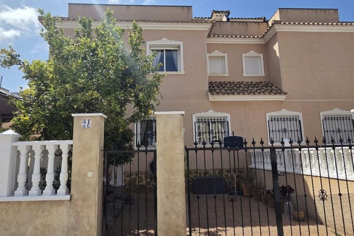 Image No.2-3 Bed Townhouse for sale
