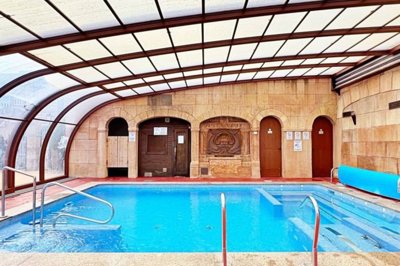 49739stylish3bedroomsemidetachedlocatedonaspa