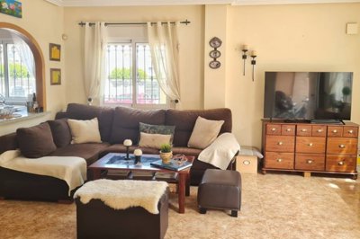 49739stylish3bedroomsemidetachedlocatedonaspa