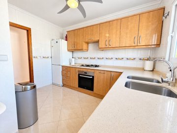 49738roomy4bedroomdetachedvillainlamarina0809