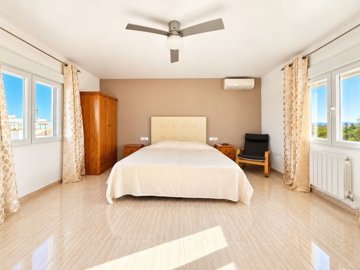 49738roomy4bedroomdetachedvillainlamarina0809