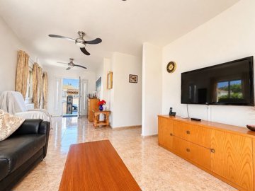 49738roomy4bedroomdetachedvillainlamarina0809