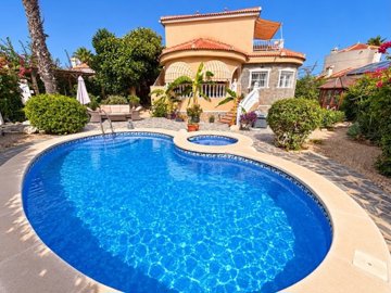 49748charmingdetachedvillawithaprivatepoollop