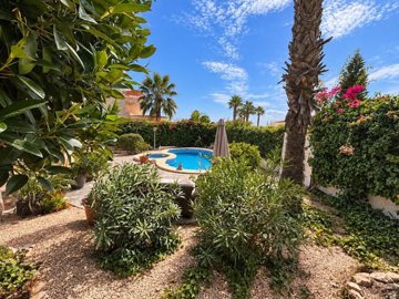 49748charmingdetachedvillawithaprivatepoollop