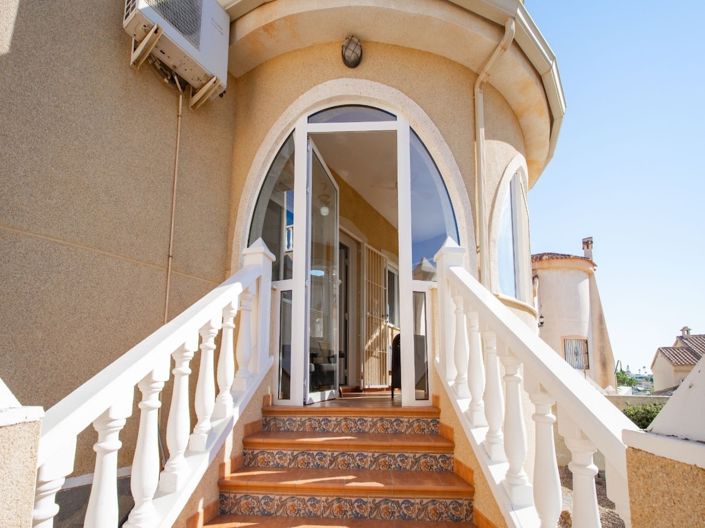 Image No.10-2 Bed Villa for sale